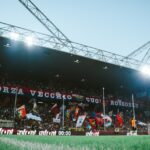 Allo stadio Luigi Ferraris la Gradinata Nord si riempie di tifosi rossoblù in vista della sfida con il Torino e della promo Under 14 per i giovani.